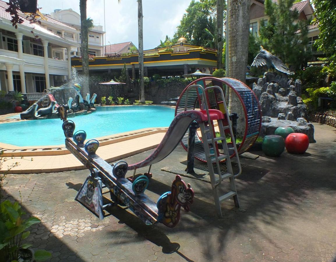 Delaga Biru Convention Hotel Bogor Exterior foto